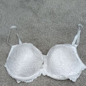 Smart & Sexy White Lace Underwire Bra